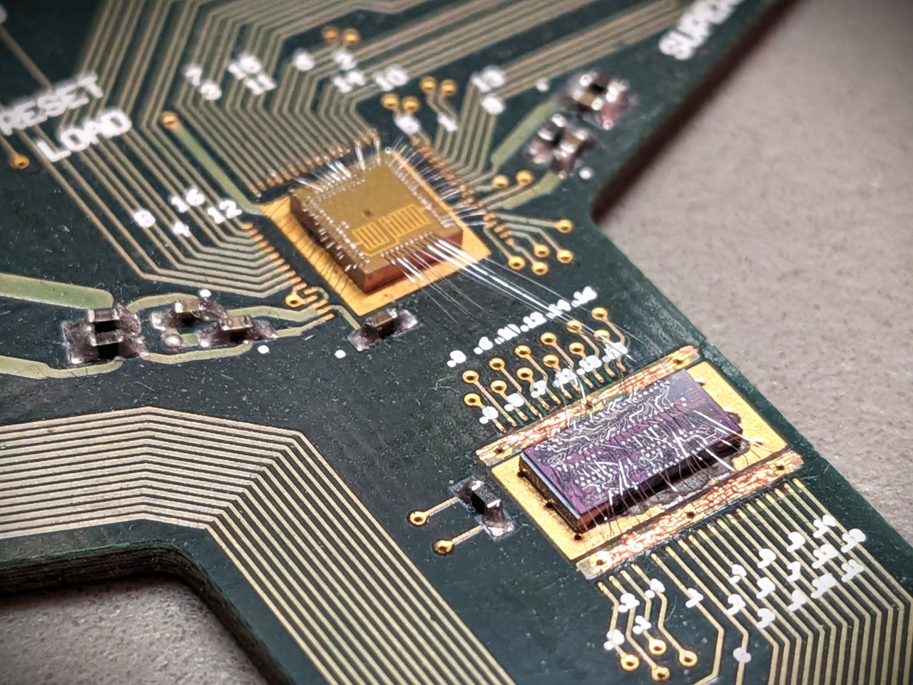 Photonic and control chips. class=